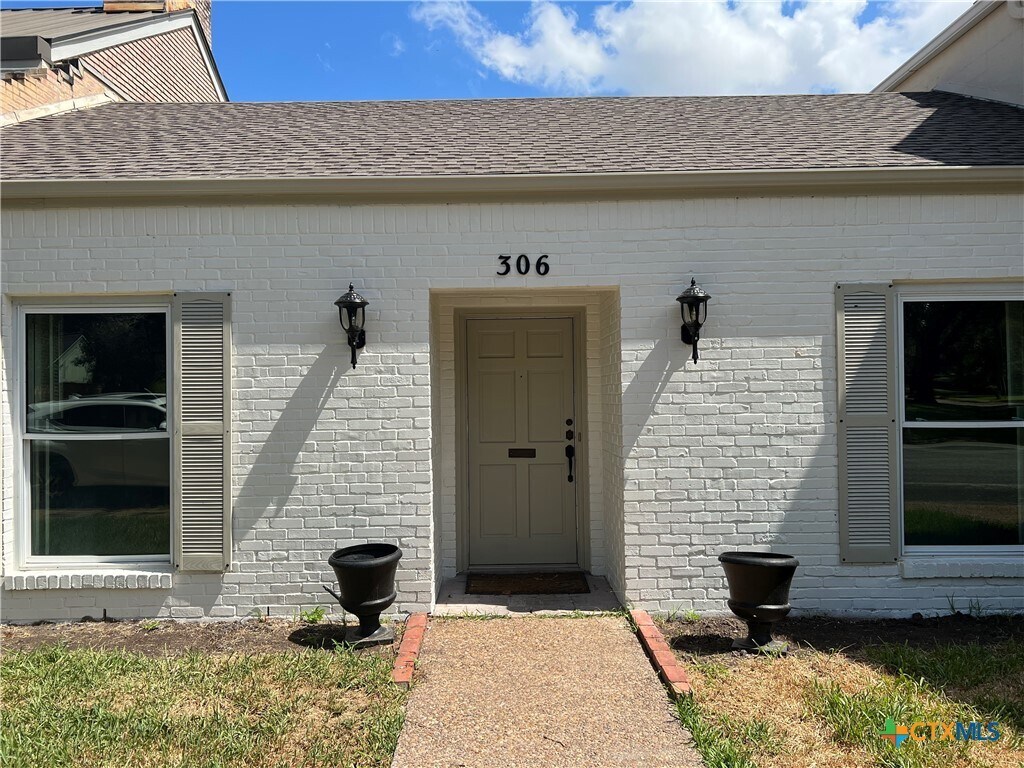 Primary Photo - 306 Buena Vista Ave