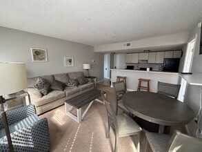 Building Photo - 5905 S Kings Hwy