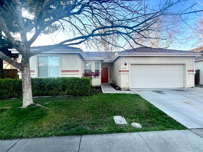 Building Photo - 3024 Carousel Cir