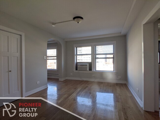 Foto del edificio - 532 W Arlington Pl