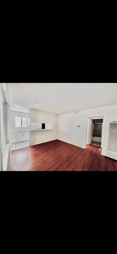 Living space - 1319 Idaho Ave