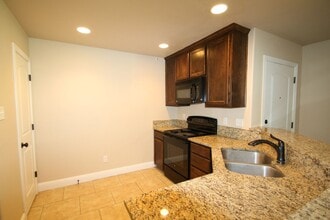 Building Photo - 131 Sunburst Ct