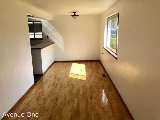 Building Photo - 2 br, 1.5 bath House - 1202 NE 185th St