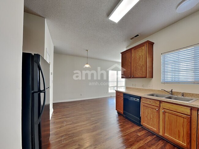 Foto del edificio - 539 Rockbridge Dr