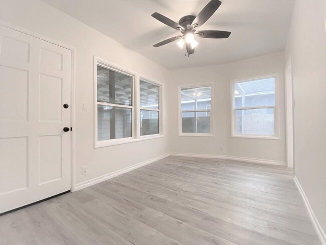 Building Photo - 5148 W 131st St
