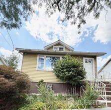 Building Photo - 424 S 8th Ave