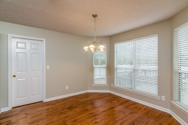 Foto del edificio - 319 Cypress Glen Dr