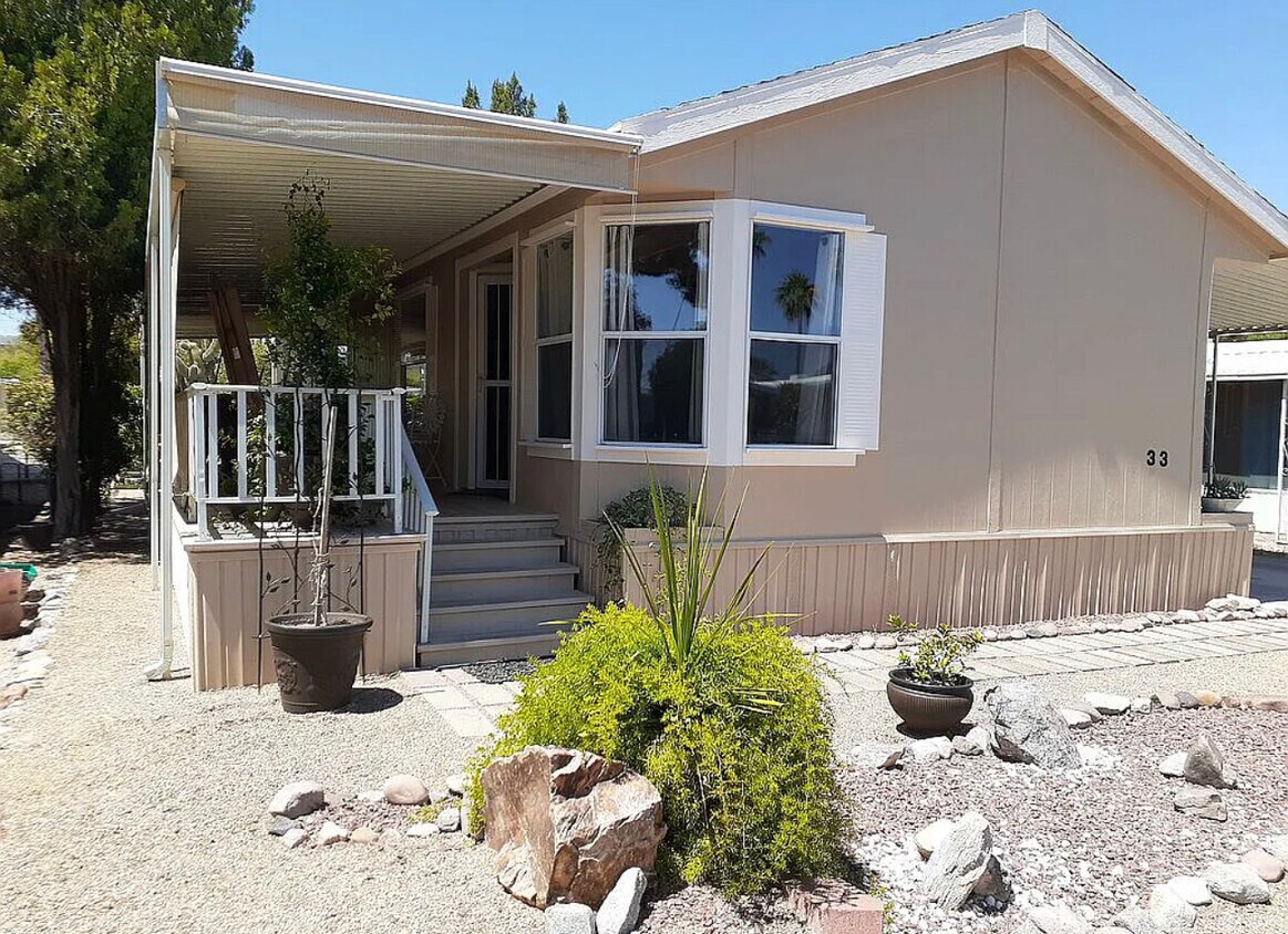 Primary Photo - 2121 S Pantano Rd