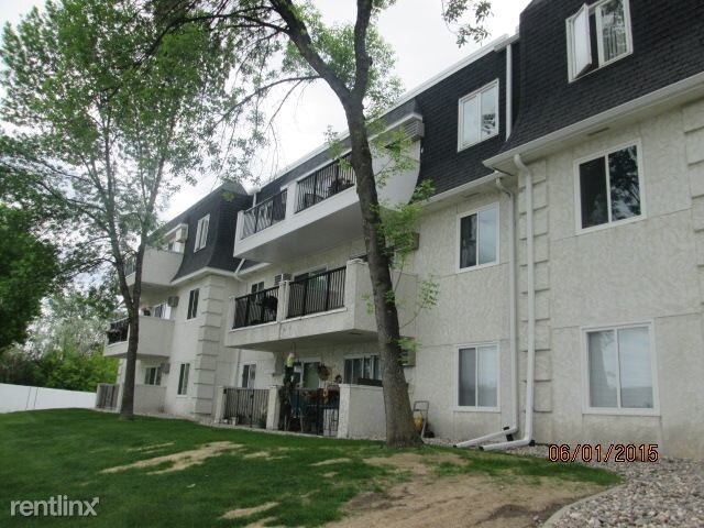 Building Photo - 815 Duke Dr