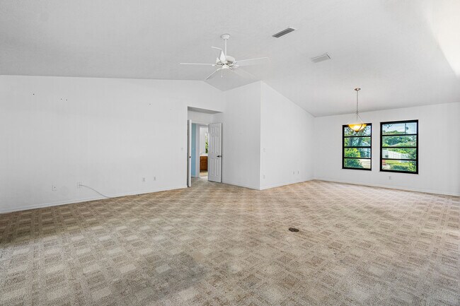 Foto del edificio - 2041 SE Floresta Dr