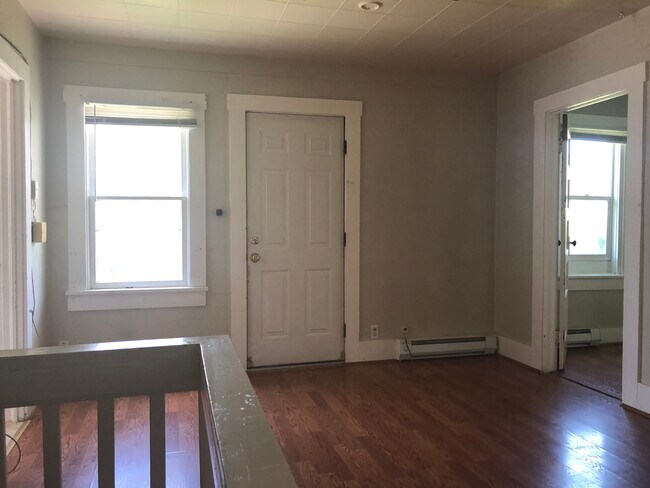 Building Photo - 123 Cathryn Ave