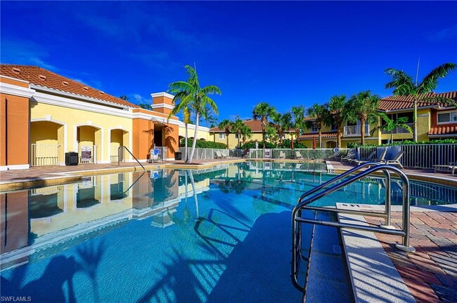 Community heated pool and hot tub - 13190 Bella Casa Cir