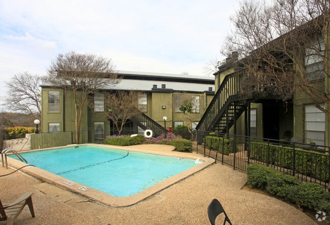 Escala at San Gabriel