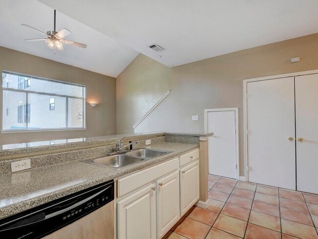 Foto del edificio - 2502 Leon St