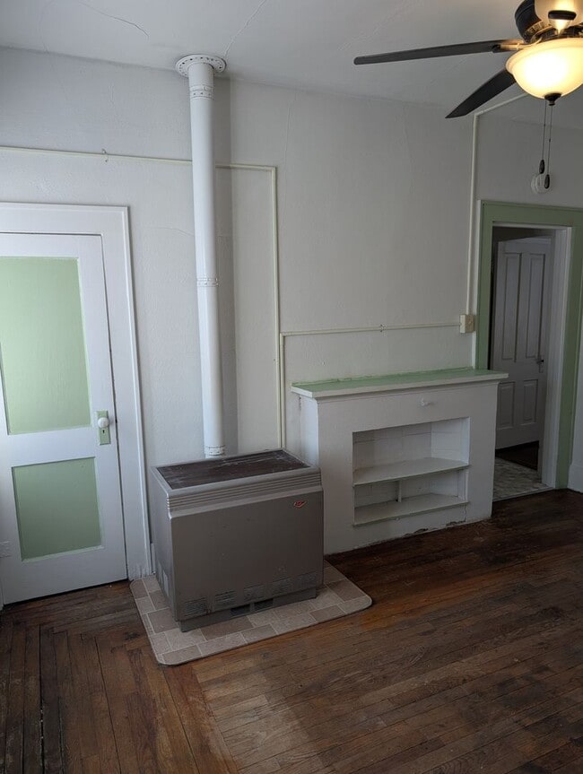 Building Photo - $750 - 1 Bedroom 1 Bath Duplex - Right in the Heart of Downtown Rapid City!