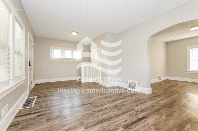 Building Photo - 1607 Military Ave