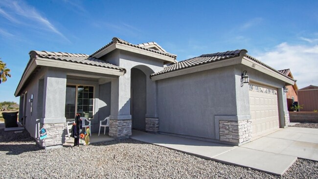 Building Photo - 11811 Apache Ave