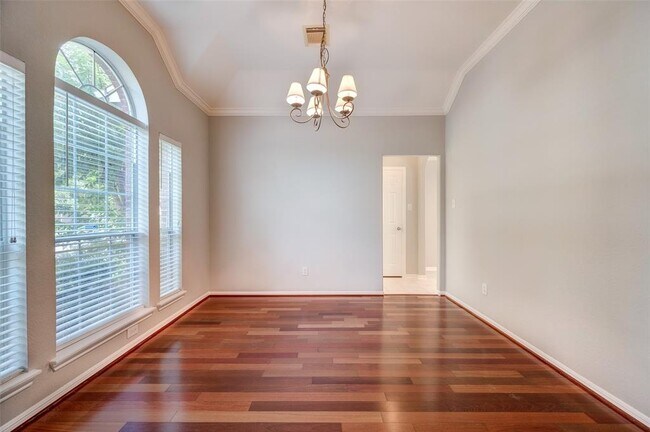 Building Photo - 22430 Cascade Springs Dr
