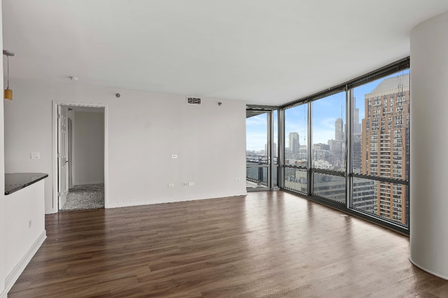 Photo - 1231 S Michigan Ave Apartment