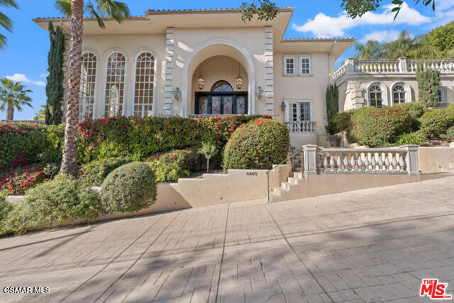 Foto del edificio - 4440 Hayvenhurst Ave