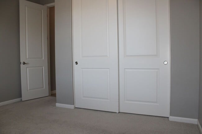 Building Photo - 170 Dnieper River Way