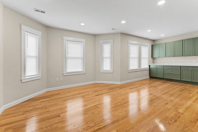 Building Photo - 42 Almont St