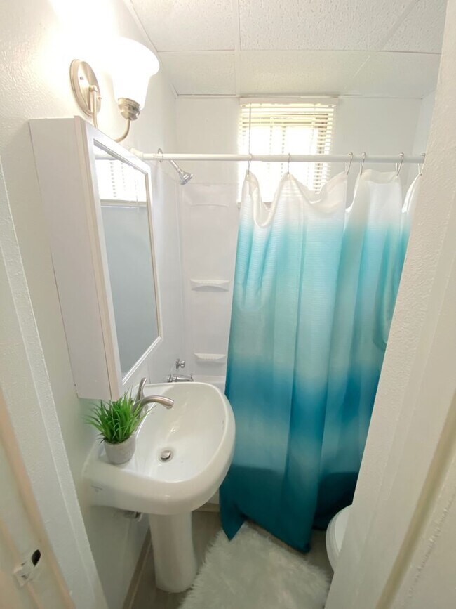 Building Photo - Highland Park Apartments | Studio