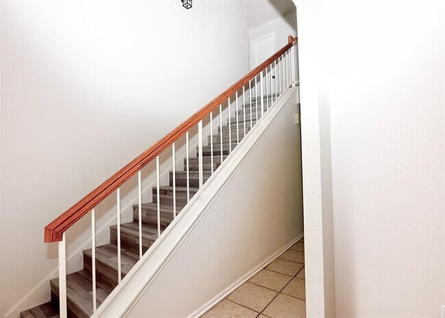 Foto del edificio - 194 Moonridge Dr