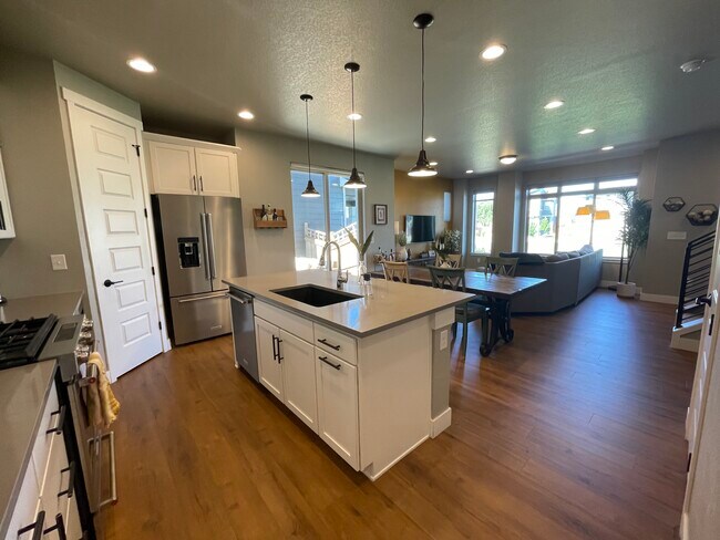 Main Floor - Living / Dining / Kitchen - 6850 Decatur St