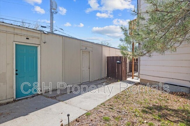 Building Photo - 2252 Avenue C