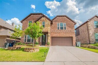 Building Photo - 2440 Kingsgate Dr
