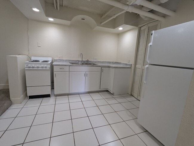 Photo - King George Apartment