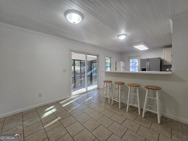 Foto del edificio - 895 Lynn Ave