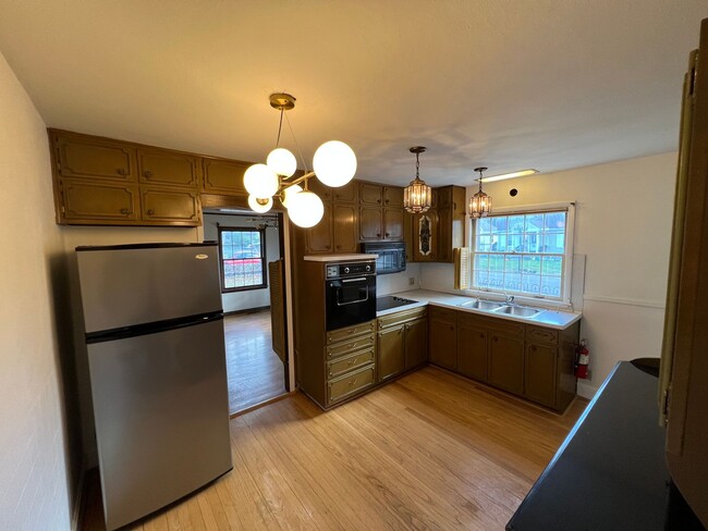 Building Photo - Newly Renovated 4bd/2ba Home in New Albany...