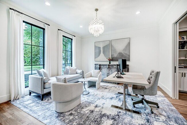 Foto del edificio - 3002 Amherst St