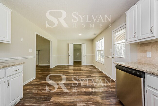 Foto del edificio - The living is easy in this 3 bedroom, 2 bathroom home