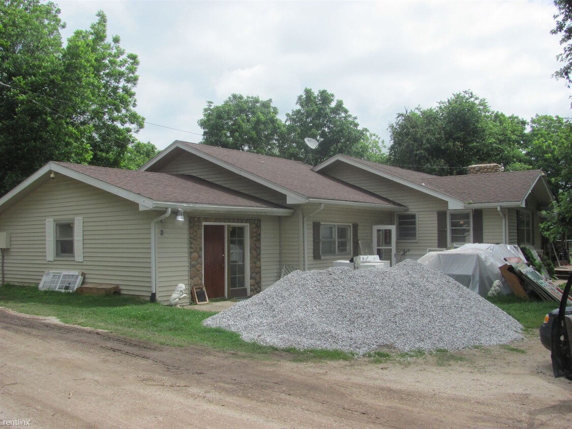 Primary Photo - 4 br, 2 bath Duplex - 5849 W US Highway 60