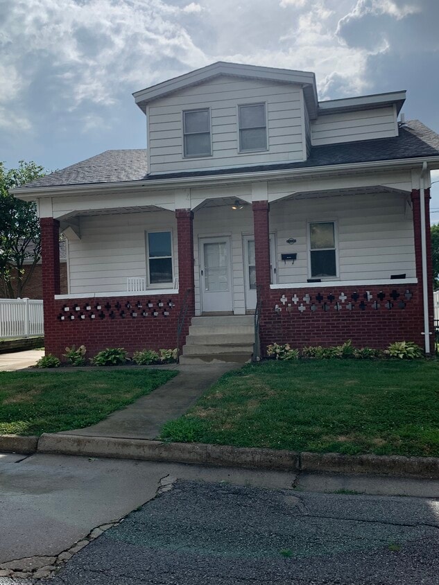 Primary Photo - 2123 Lilly Ave