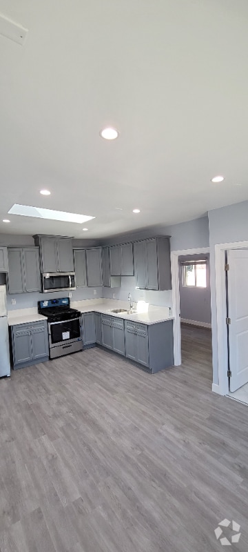 Building Photo - 362 S Palm Dr