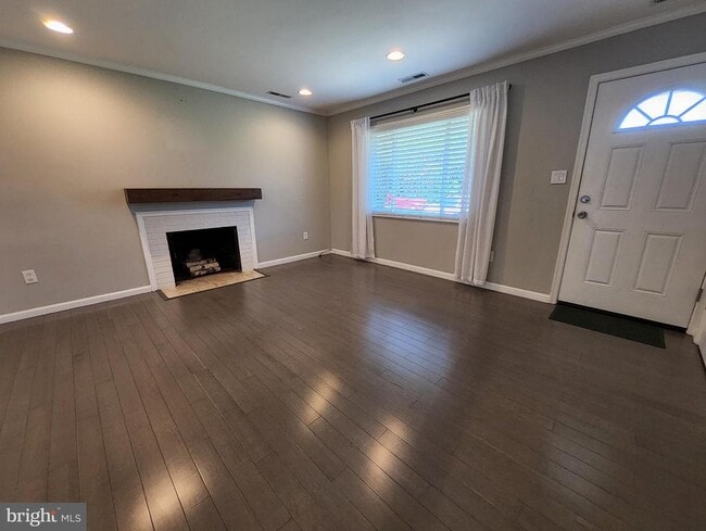 Building Photo - 6205 Yosemite Dr