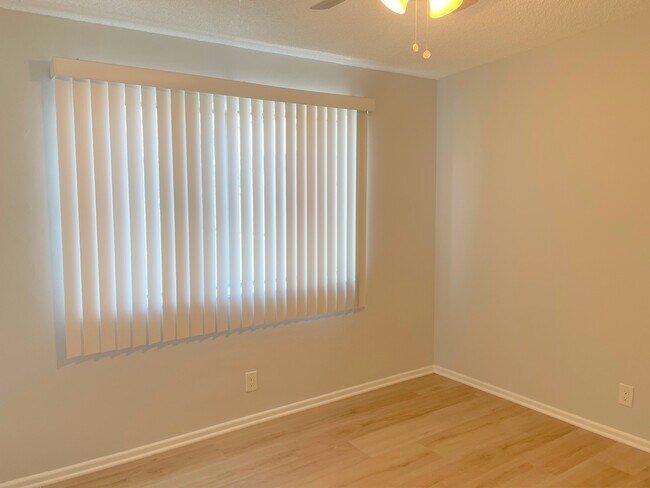 Building Photo - 314 W Chevy Chase Dr