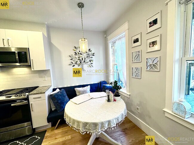 Foto del edificio - 326 Chelsea St
