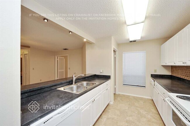 Building Photo - 1913 Coral Tree Ct