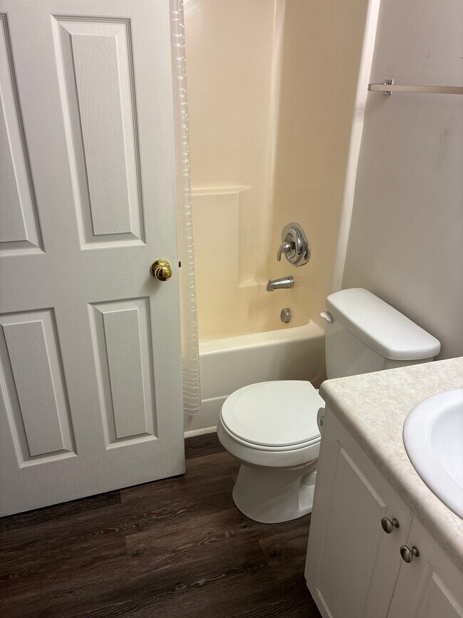 Foto del edificio - 474 Regency Park Dr