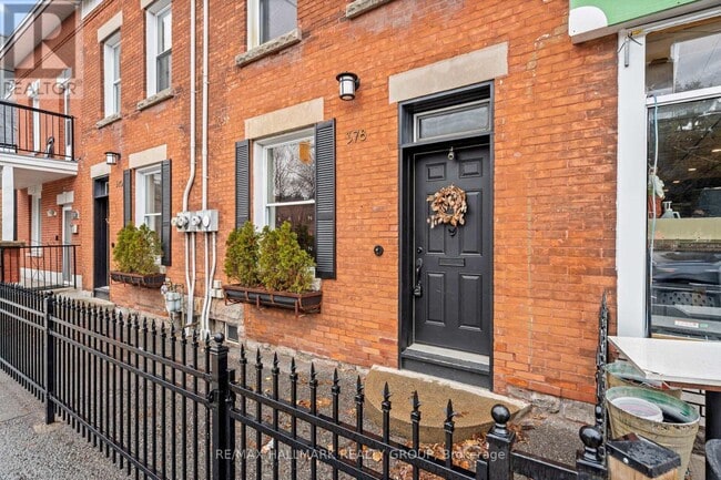 Photo du bâtiment - 378 Booth St