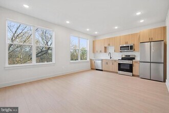 Building Photo - 5521 Wayne Ave