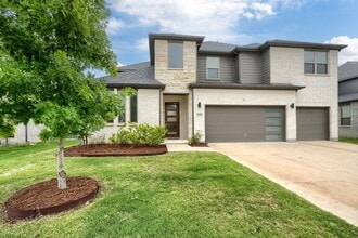 Building Photo - 929 Newcastle Dr