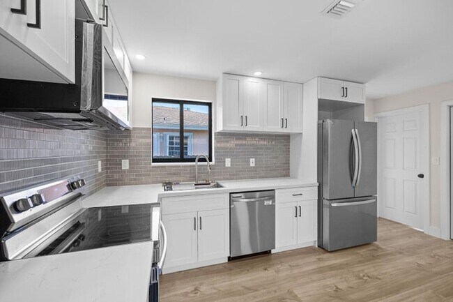 Building Photo - 1522 NW 41st St