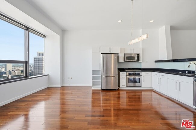 Foto del edificio - 1100 Wilshire Blvd