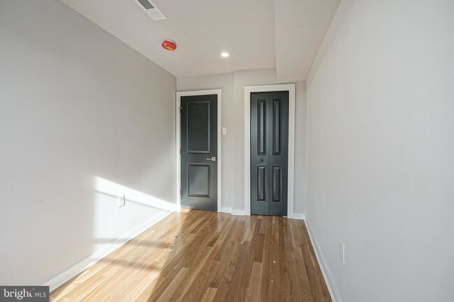 Building Photo - 1207 Mifflin St